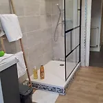 Le Sadi Carnot 26000 - 4 Chb - 2 Sdb - 2-8 Personnes Daire *
